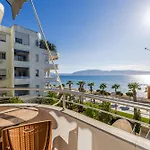 Stylish In Lungomare With Sea View By Pikhost דירה *