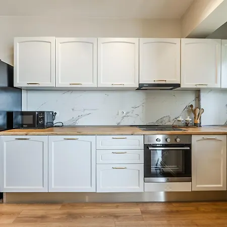 Stylish In Lungomare With Sea View By Pikhost Apartamento