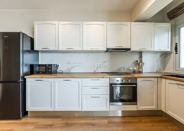 Stylish In Lungomare With Sea View By Pikhost Apartament