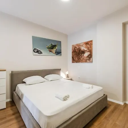 Stylish In Lungomare With Sea View By Pikhost Apartment Vlorë