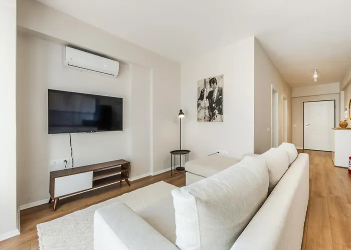 Stylish In Lungomare With Sea View By Pikhost Apartamento